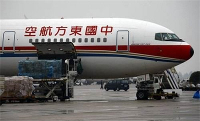 2021年学空乘专业的费用一般是多少钱呢？